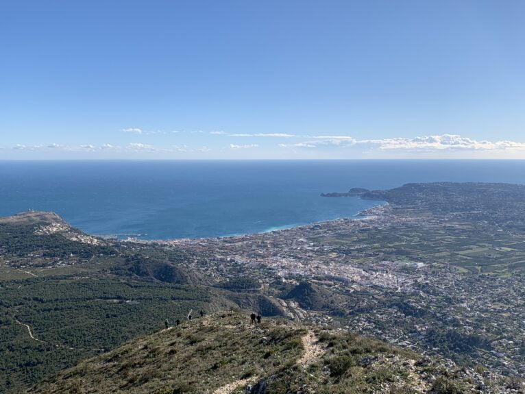 Vista de la bahía de Xàbia desde la cima del Montgó