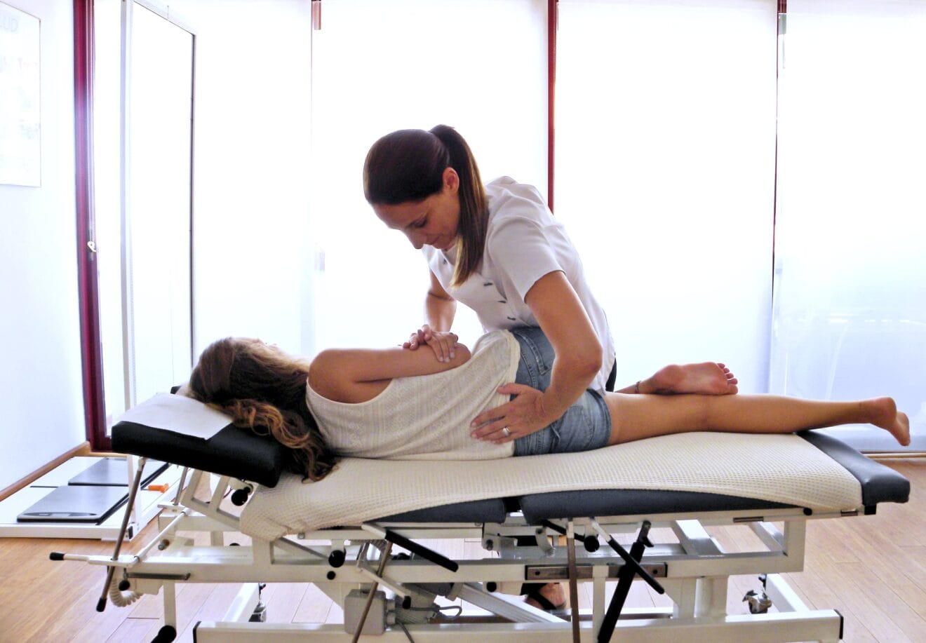 Gata Quiropráctica, reajuste vertebral