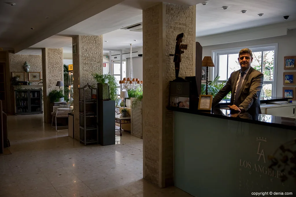 Recepción Hotel Los Ángeles
