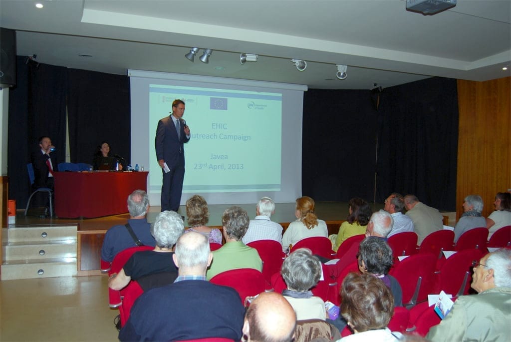 Charla sobre sanidad del Consulado Británico en Jávea