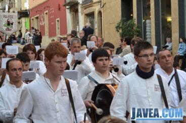 Ofrenda de flores a Jesús Nazareno Jávea 2013 05