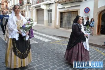Ofrenda de flores a Jesús Nazareno Jávea 2013 10