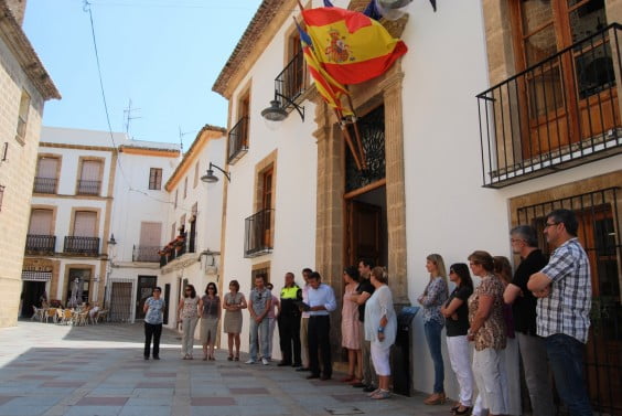 El Ayuntamiento de Jávea rinde homenaje a las vícitimas del accidente de Metro de Valencia en su décimo aniversario