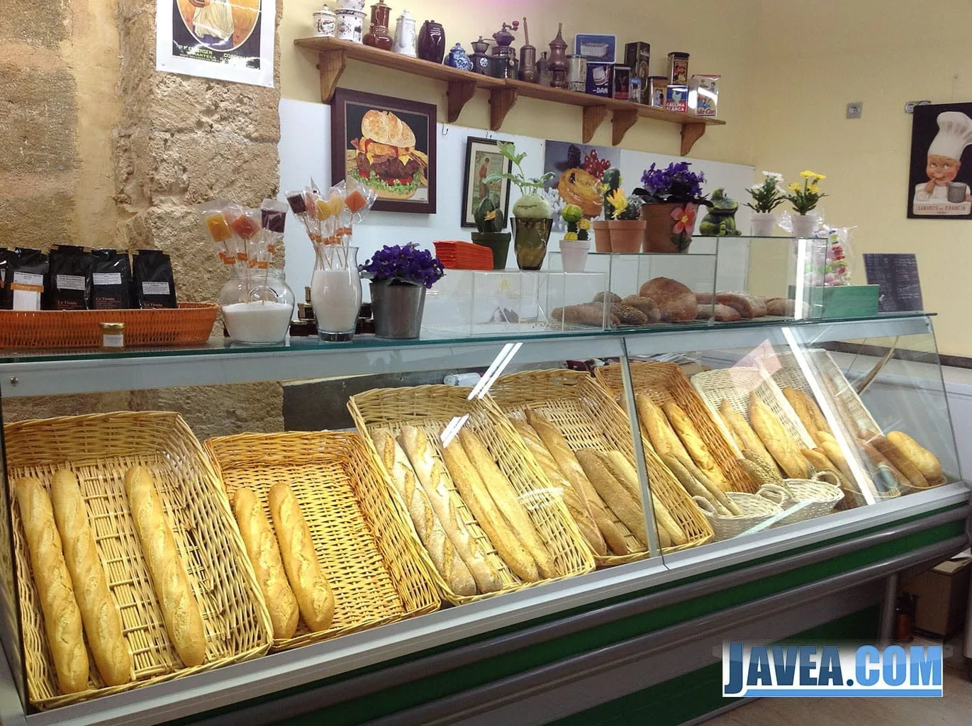La Tienda, panadería, pastelería Jávea, pan recién horneado