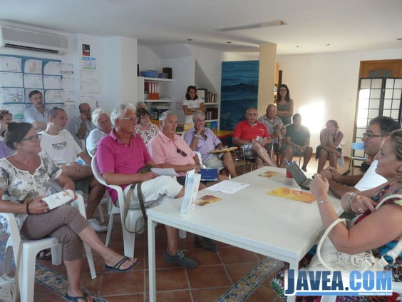 Reunión de Presupuestos participaticos en el Cívic Punt del Arenal de Jávea 01