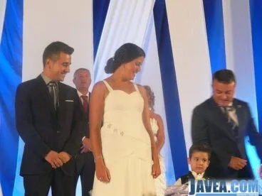 Antes de la imposición de la banda a la Mayoralesa Teresa Marín