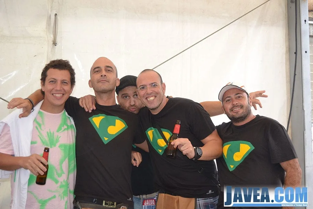 Grupo de amigos en el baret dels bous