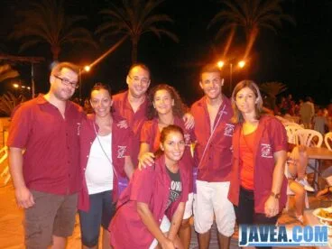 Miembros de la comisión de fiestas antes de empezar la cena de hermandad