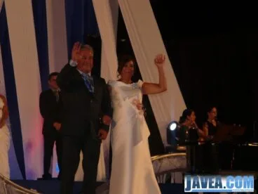 Pepe Serrat Buigues y Rosa Soliveres Almiñana en el momento de subir al escenario