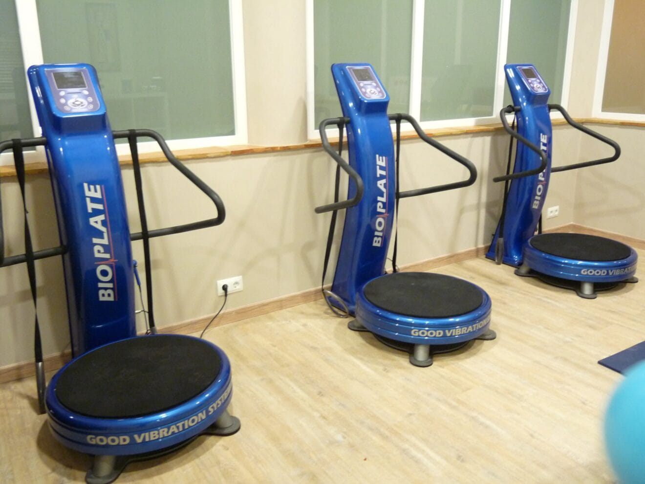 Policlínica CUME Jávea, centro con actividades para el cuidado físico como la sala de plataformas vibratorias Bio Plate