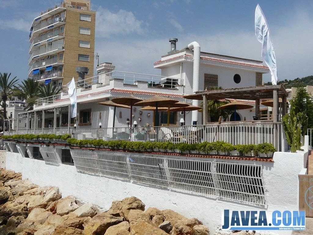 Terraza Cala Bandida 01