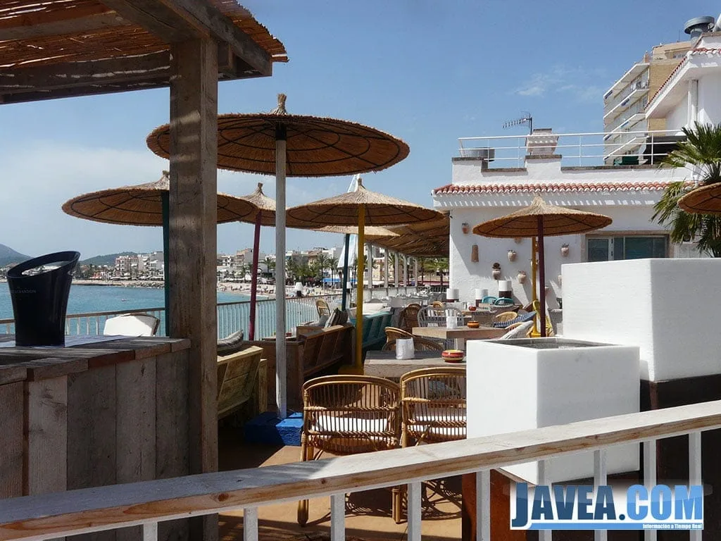 Terraza Cala Bandida 02