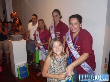 Una de las niñas ganadoras del primer ciclo de primaria