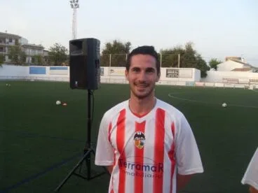 Dino con su gol le dió el triunfo al Jávea