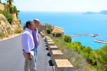 EL EDIL DE OBRAS Y EL ALCALDE EN LA CALLE SALEM  (2)