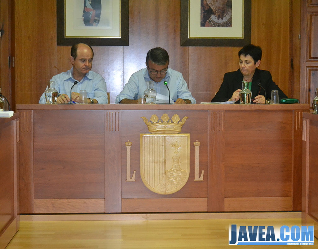 El alcalde de Jávea, José Chulvi, durante el pleno de septiembre de 2013