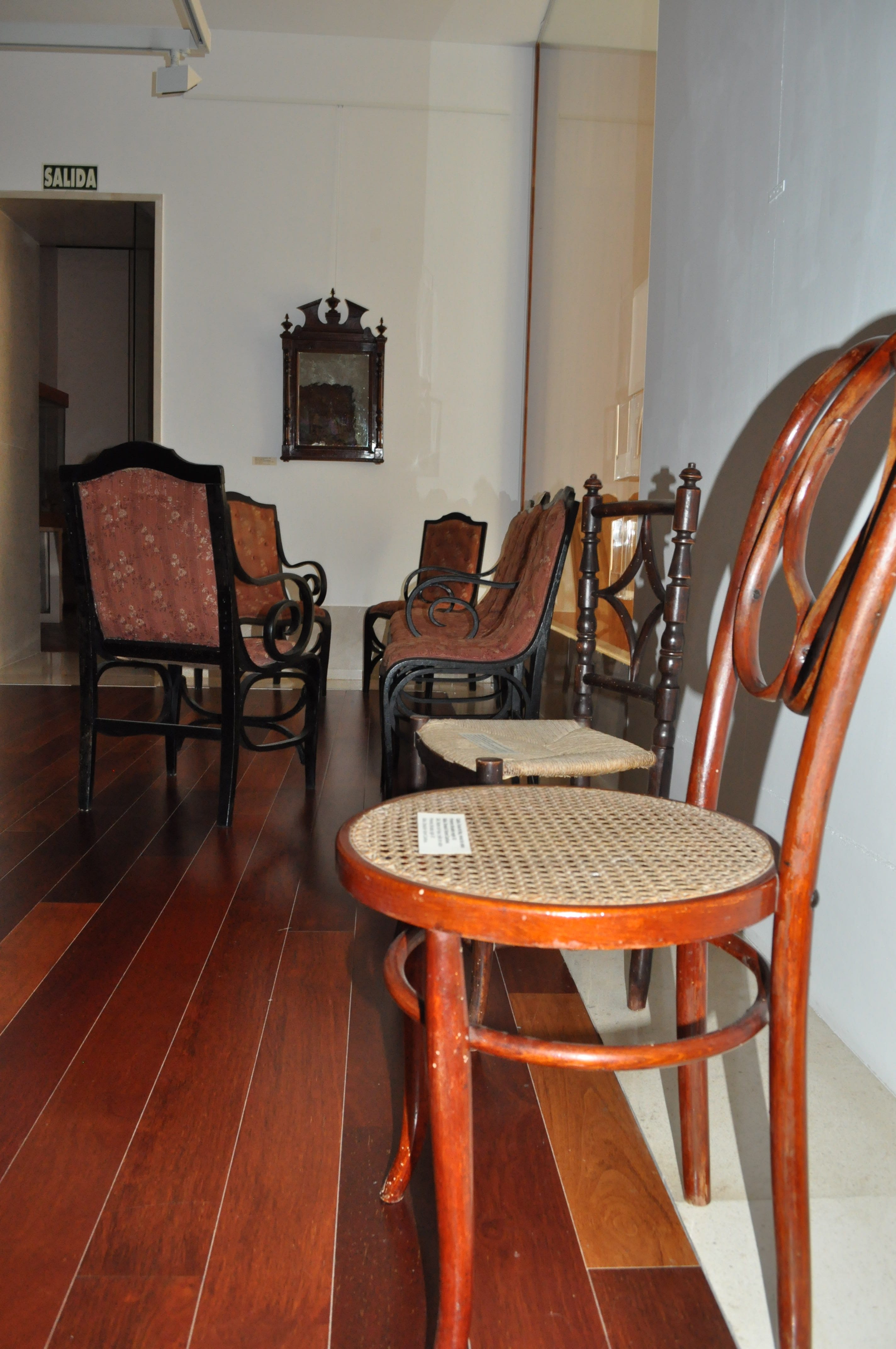 Mobiliario de la exposición de muebles tradicionales. 