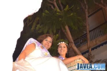 Mayoralesas Rosa Soliveres y Teresa Marín en la carroza