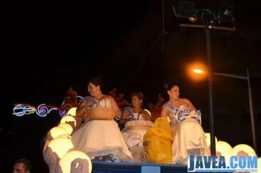 Mayoralesas en la carroza