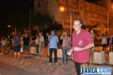 Miembro de la comisión de fiestas en las carrozas