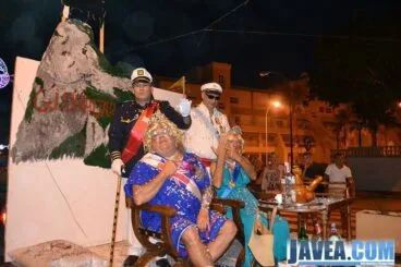 Miembros de la Peña La Bufa en el desfile