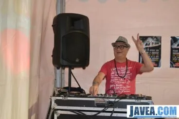 Música en vivo en una de las carpas