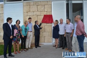 Tere Bisquert y José Chulvi inaugurando la estación
