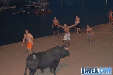 bous a la mar durante la sesión de tarde