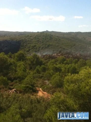 Declarado un fuego en la Grandella de Xàbia