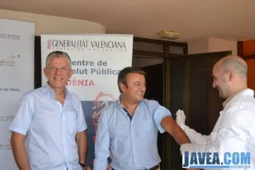 José Chulvi vacunándose contra la gripe