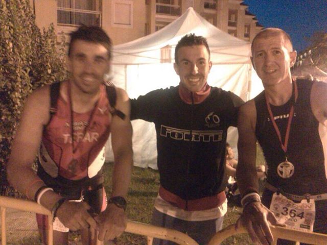 Paco Torres, Carlos Moragues y Adrián Tebar después de la prueba del Ironman