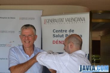 Pasqual Martí vacunándose contra la gripe