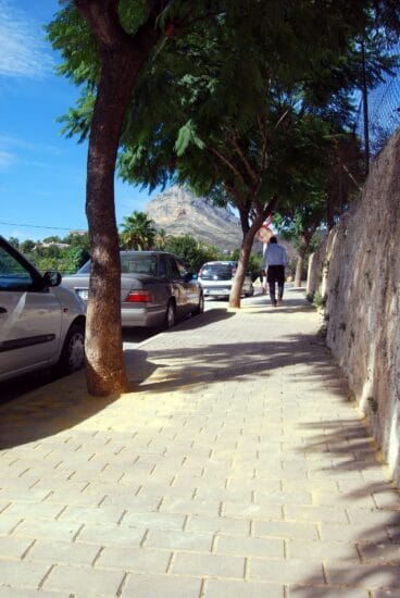 aceras en el camí Canons