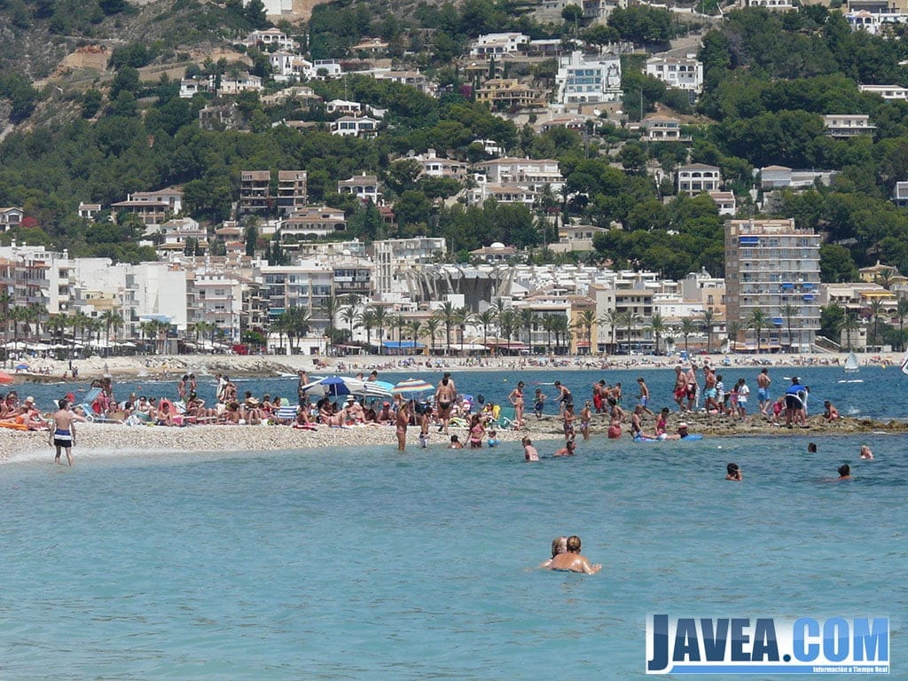 Playa del montañar en el mes de octubre 