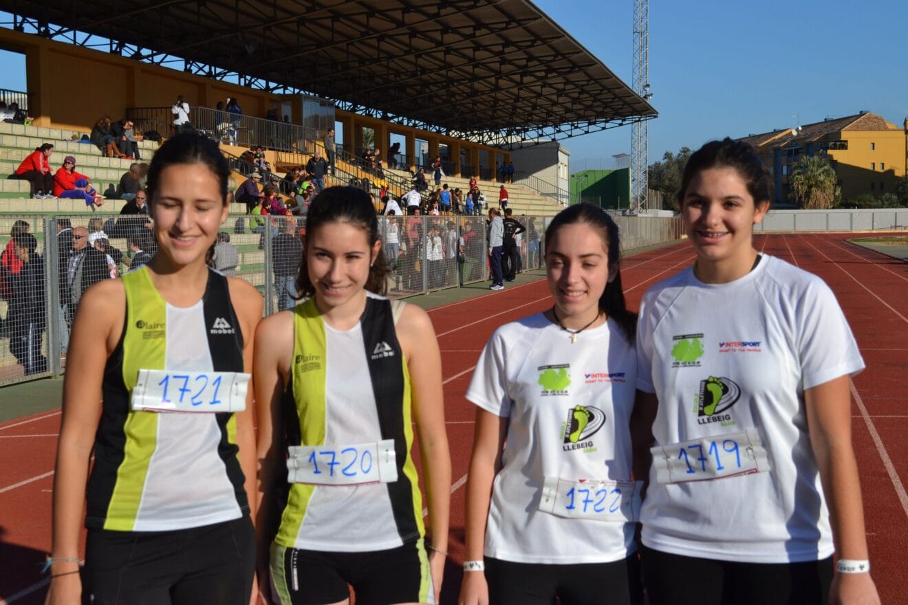 Atletas cadete femenino de la E.A. Llebeig