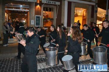 Batukada en la shopping night de Jávea