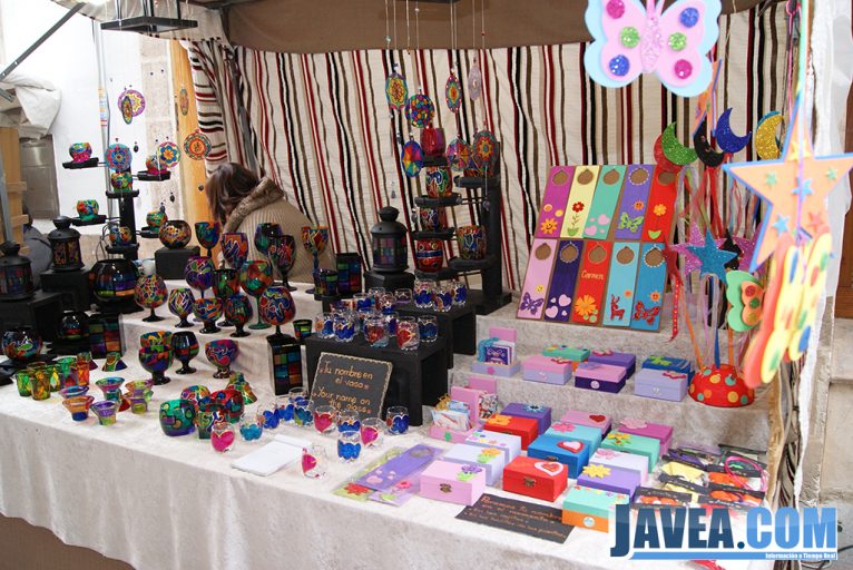 Productos artesanos en la Feria de Navidad de Jávea. 