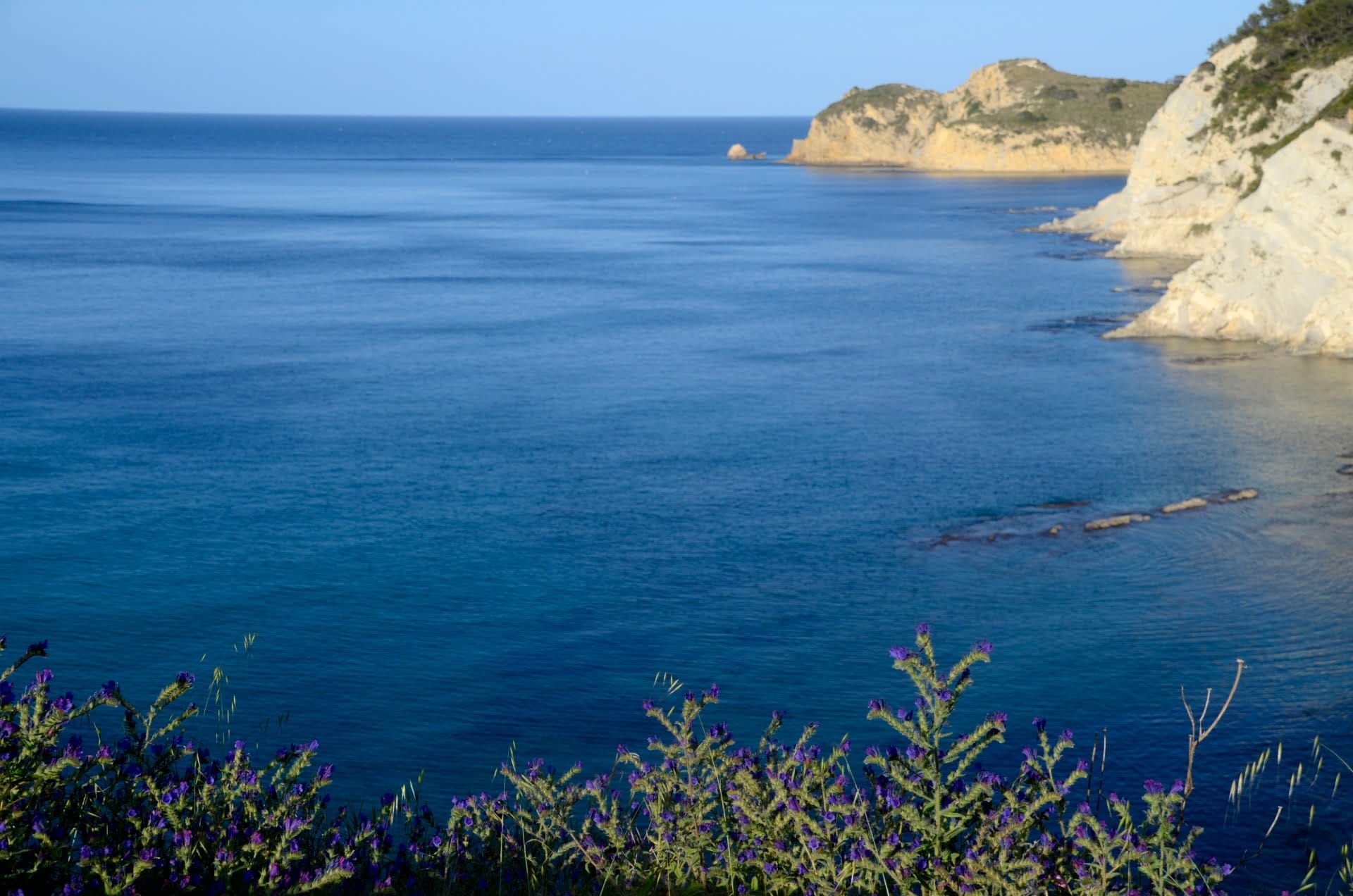 vista desde senda cala blanca