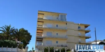 Apartamentos Tahiti en Jávea en la primera línea de la Playa del Primer Muntanyar o Playa del Benissero de Jávea