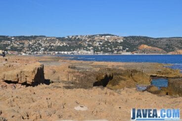 Asentamiento de piedra tosca en la Playa del Montañar de Jávea