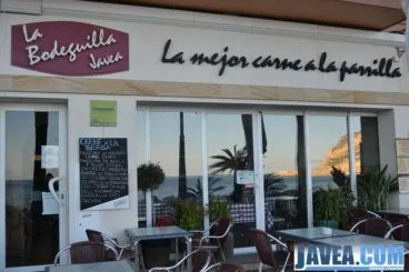 Bar La Bodeguilla en el Puerto de Jávea a primera línea de la Playa La Grava