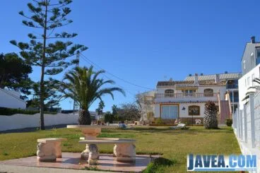 Casas y Villas en la Playa del Primer Muntanyar o Playa del Benissero de Jávea