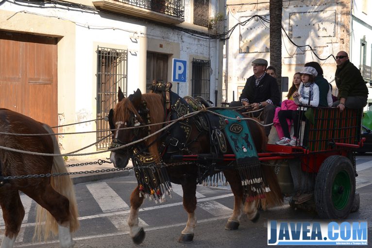 Desfile de caballerías en la festividad de San Antonio en Jávea