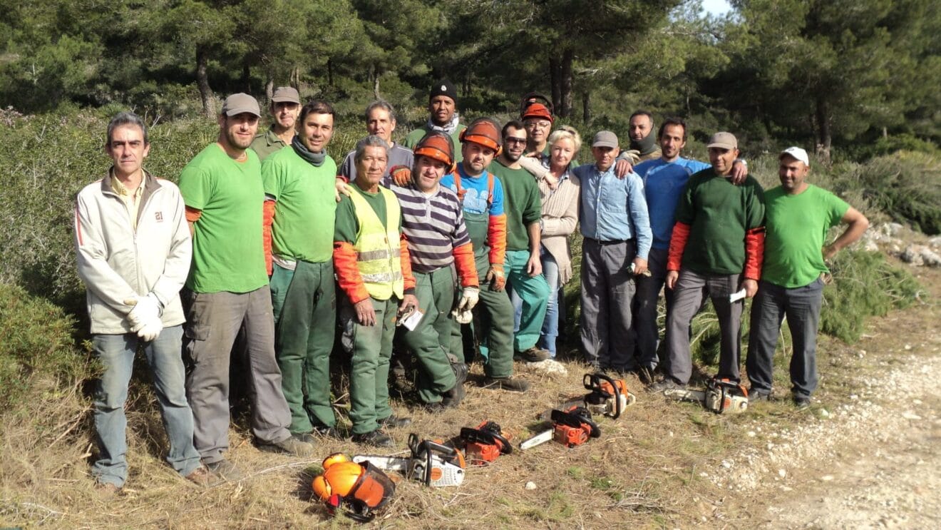 Doris Courcelles con los trabajadores de la segunda brigada social