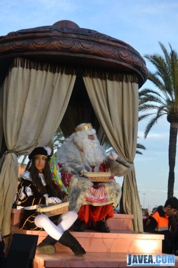 El Rey Melchor durante la cabalgata del puerto de Jávea