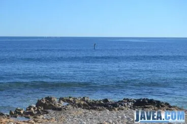 En la playa del primer muntanyar o playa del benissero se pueden practicar deportes acuáticos