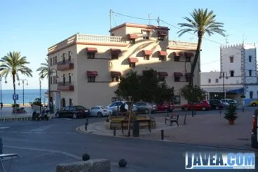 Hotel Miramar en Jávea a pie de la Playa La Grava
