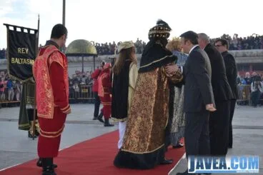 José Chulvi, Juan Ortolá, Juanjo Bas y el párroco del puerto de Jávea fueron a recibir a los Tres Reyes Magos de Oriente