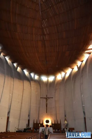 La Iglesia Virgen del Loreto está situada a escasos metros de la Playa La Grava