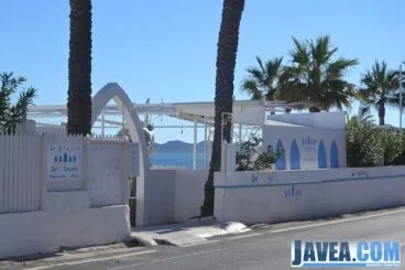 La Siesta en Jávea se situa a pocos metros de la orilla del mar de la Playa del Primer Muntanyar o Playa del Benissero